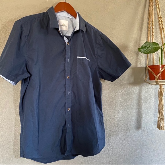 Men’s navy button up - Picture 4 of 7